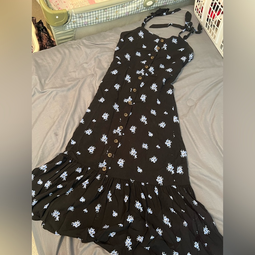Forever 21 Black Blue Floral Maxi Dress Tie Straps Ruffle Buttons